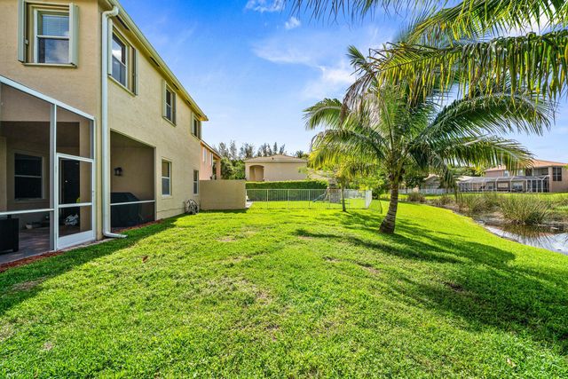 7048 Via Leonardo, Lake Worth, FL 33467