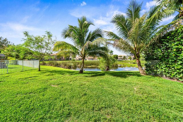 7048 Via Leonardo, Lake Worth, FL 33467