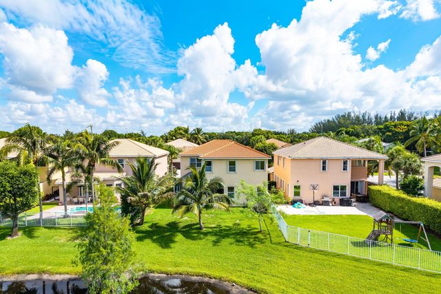 7048 Via Leonardo, Lake Worth, FL 33467
