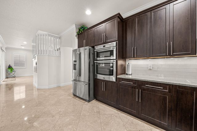 7048 Via Leonardo, Lake Worth, FL 33467
