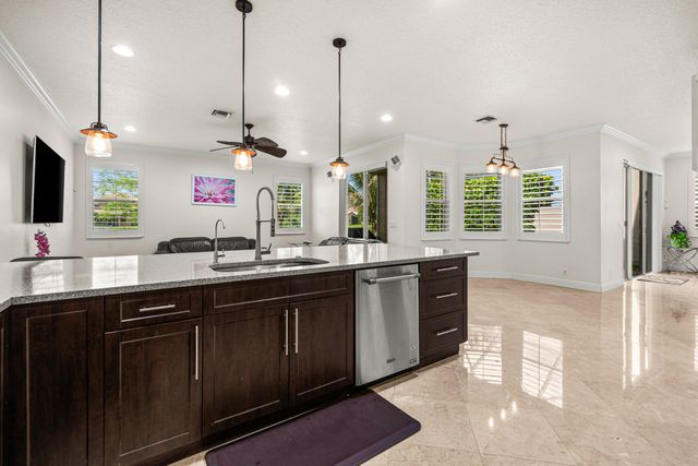 7048 Via Leonardo, Lake Worth, FL 33467