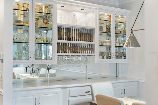 830 PINELLAS BAYWAY S, St Petersburg, FL 33715