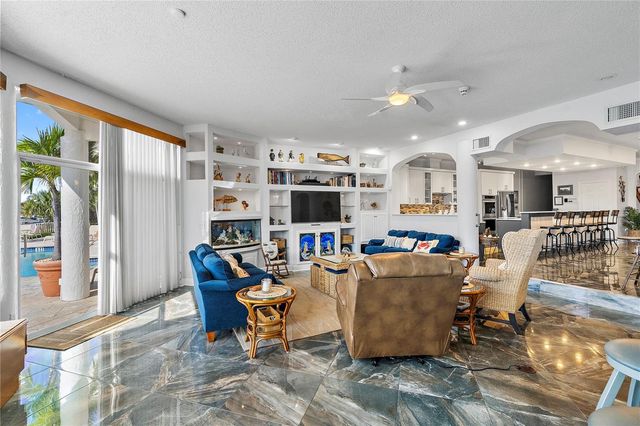 830 PINELLAS BAYWAY S, St Petersburg, FL 33715