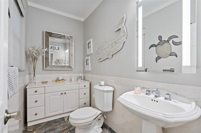 830 PINELLAS BAYWAY S, St Petersburg, FL 33715