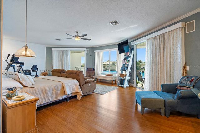 830 PINELLAS BAYWAY S, St Petersburg, FL 33715