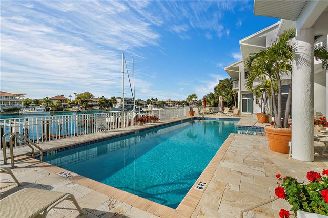 830 PINELLAS BAYWAY S, St Petersburg, FL 33715