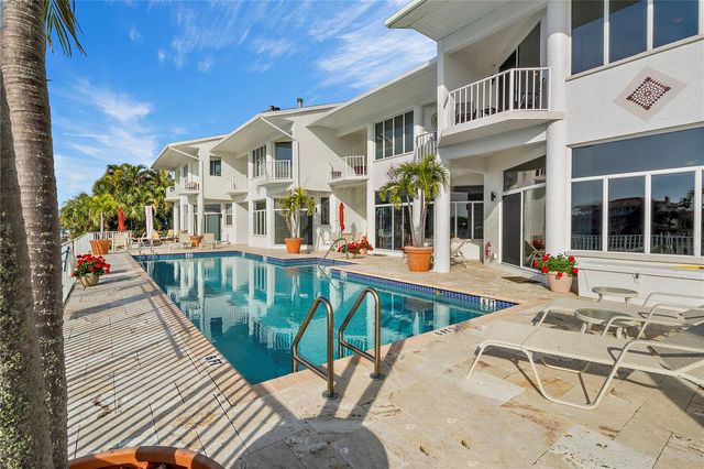 830 PINELLAS BAYWAY S, St Petersburg, FL 33715