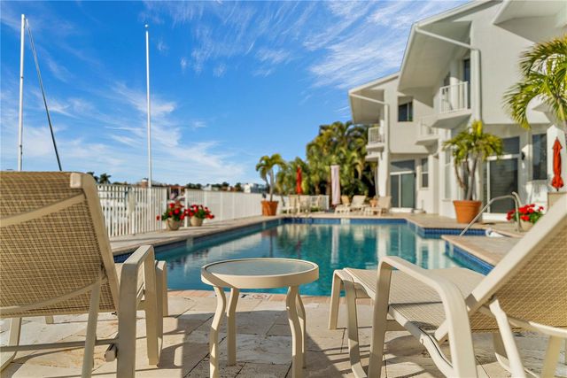 830 PINELLAS BAYWAY S, St Petersburg, FL 33715