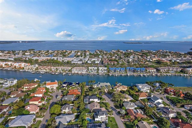 830 PINELLAS BAYWAY S, St Petersburg, FL 33715