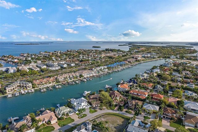 830 PINELLAS BAYWAY S, St Petersburg, FL 33715