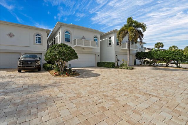 830 PINELLAS BAYWAY S, St Petersburg, FL 33715