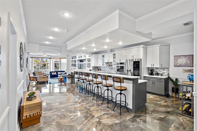 830 PINELLAS BAYWAY S, St Petersburg, FL 33715