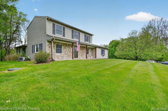 425 Arbor Pine Drive, Ortonville Village, MI 48462