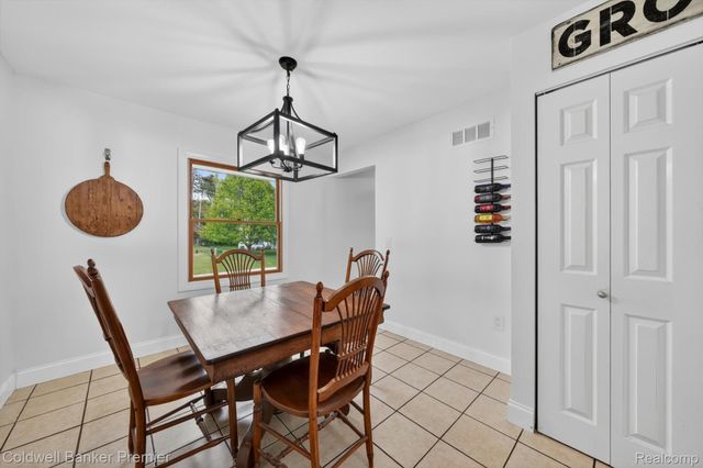 425 Arbor Pine Drive, Ortonville Village, MI 48462