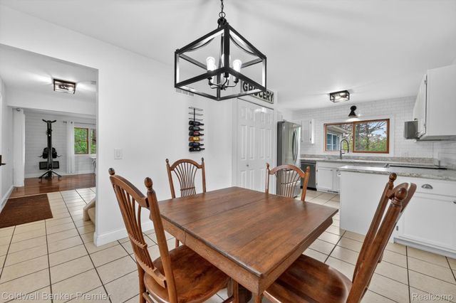 425 Arbor Pine Drive, Ortonville Village, MI 48462