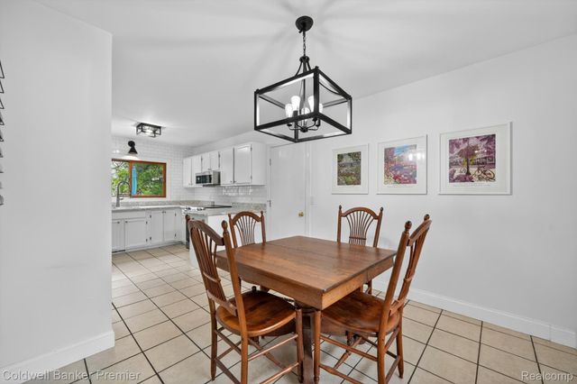 425 Arbor Pine Drive, Ortonville Village, MI 48462