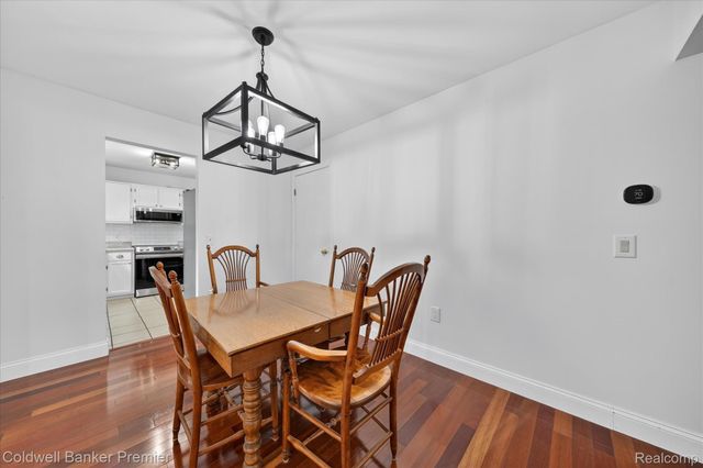 425 Arbor Pine Drive, Ortonville Village, MI 48462