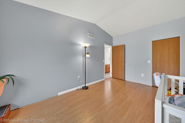 425 Arbor Pine Drive, Ortonville Village, MI 48462