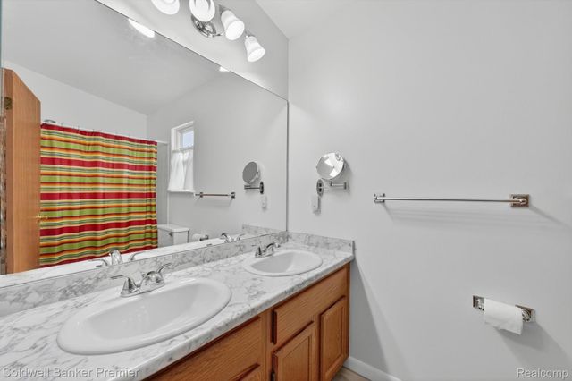 425 Arbor Pine Drive, Ortonville Village, MI 48462