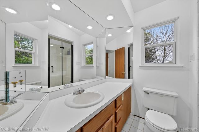 425 Arbor Pine Drive, Ortonville Village, MI 48462