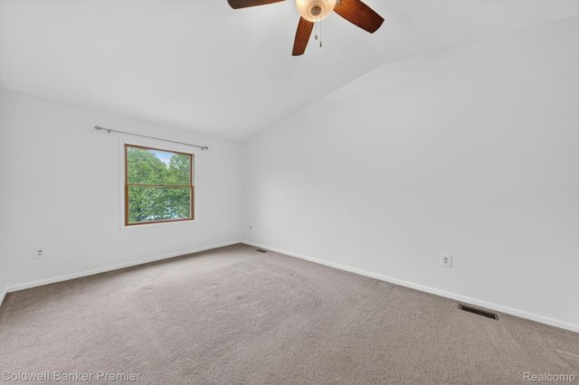 425 Arbor Pine Drive, Ortonville Village, MI 48462