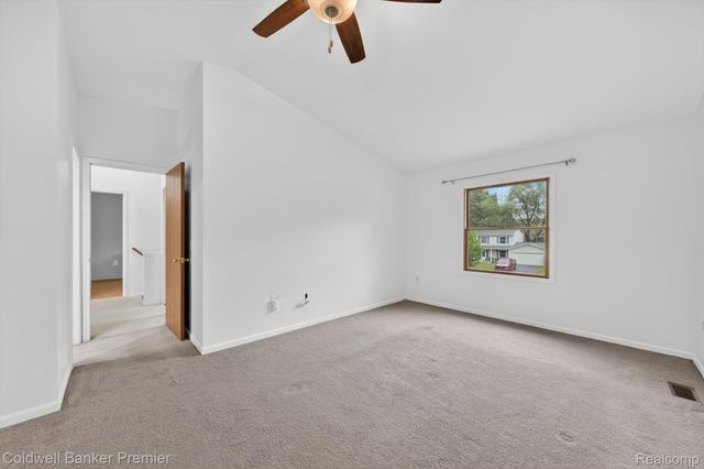 425 Arbor Pine Drive, Ortonville Village, MI 48462