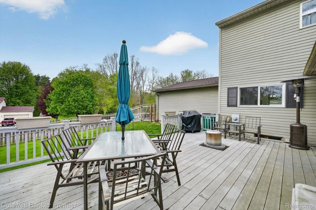 425 Arbor Pine Drive, Ortonville Village, MI 48462