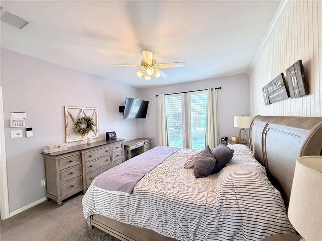 425 Blossomwood Drive, League City, TX 77573