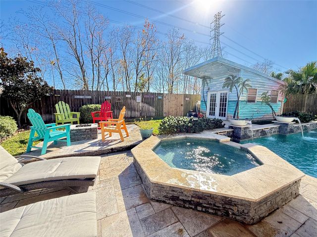 425 Blossomwood Drive, League City, TX 77573