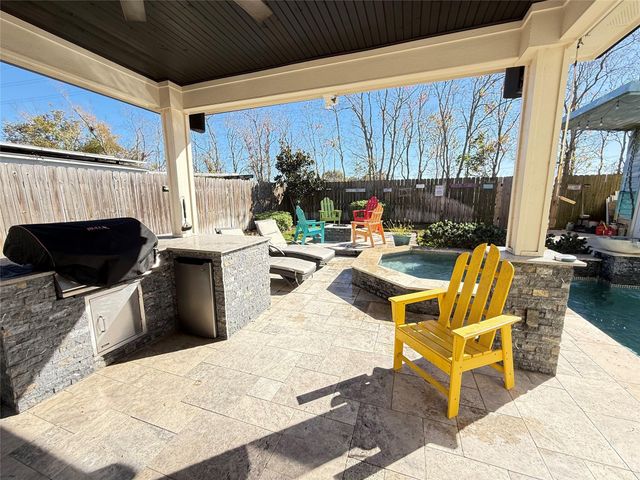 425 Blossomwood Drive, League City, TX 77573