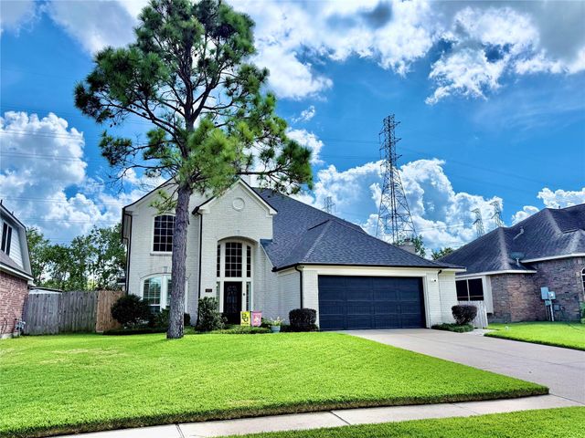 425 Blossomwood Drive, League City, TX 77573