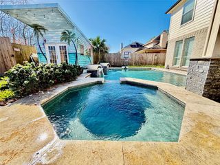 425 Blossomwood Drive, League City, TX 77573