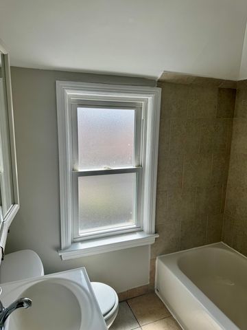 2218 S 11th Avenue, Broadview, IL 60155