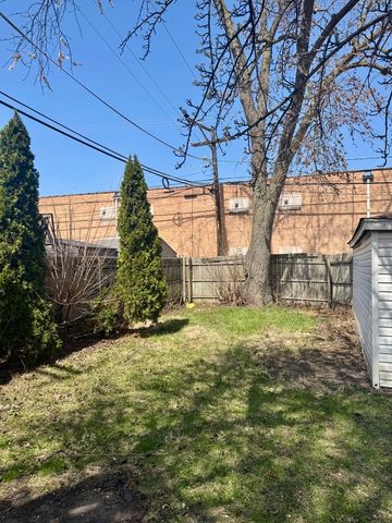 2218 S 11th Avenue, Broadview, IL 60155