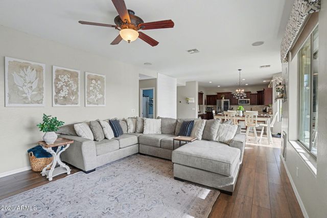 3321 E TONTO Drive, Gilbert, AZ 85298