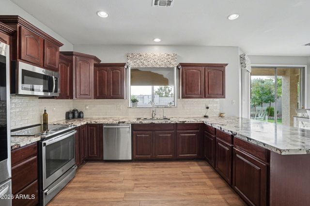 3321 E TONTO Drive, Gilbert, AZ 85298