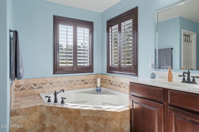 3321 E TONTO Drive, Gilbert, AZ 85298