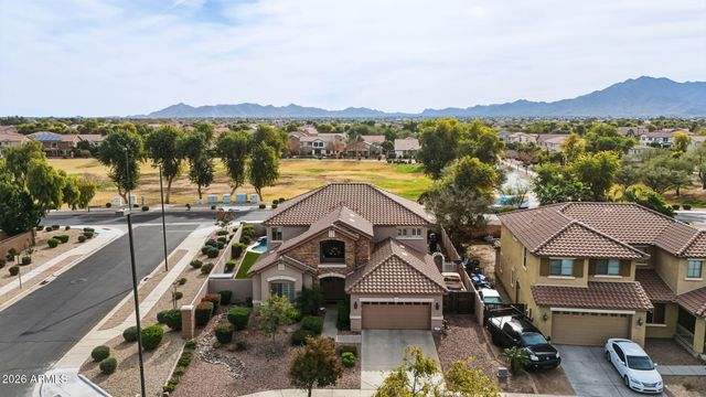 3321 E TONTO Drive, Gilbert, AZ 85298