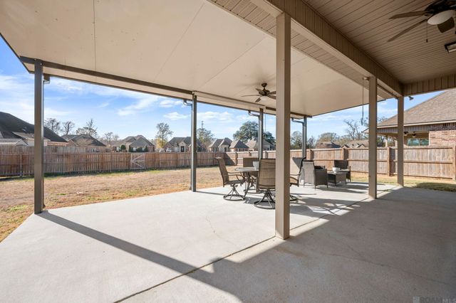 13187 Crownridge Dr, Gonzales, LA 70737