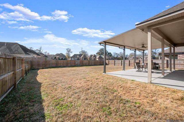 13187 Crownridge Dr, Gonzales, LA 70737