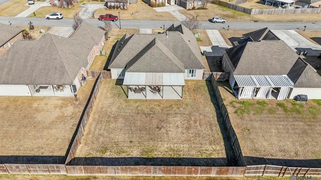 13187 Crownridge Dr, Gonzales, LA 70737