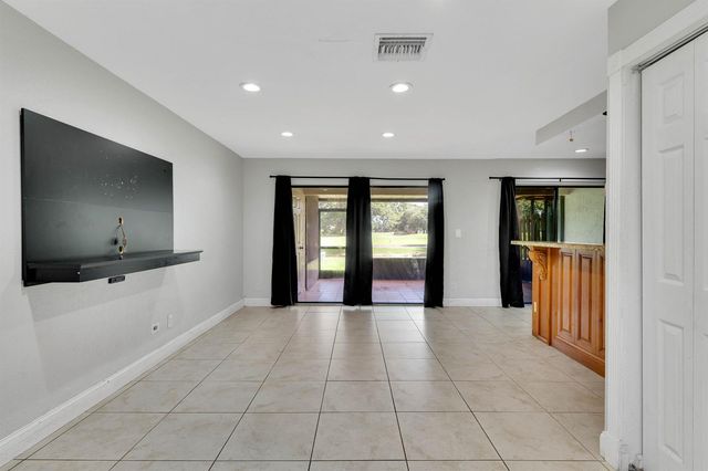10723 NW 11TH Street 10723, Pembroke Pines, FL 33026