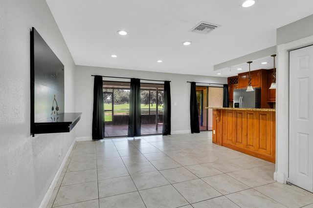 10723 NW 11TH Street 10723, Pembroke Pines, FL 33026