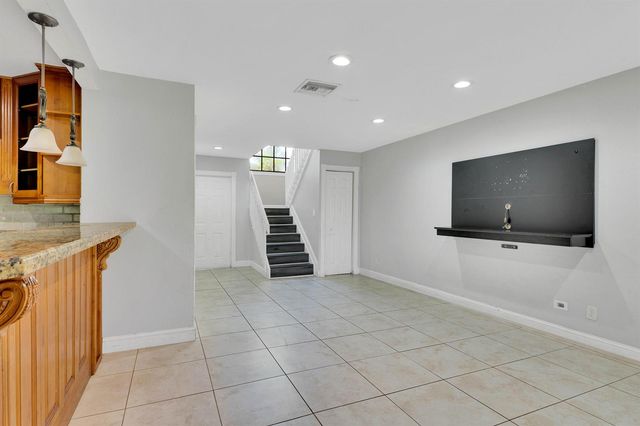 10723 NW 11TH Street 10723, Pembroke Pines, FL 33026