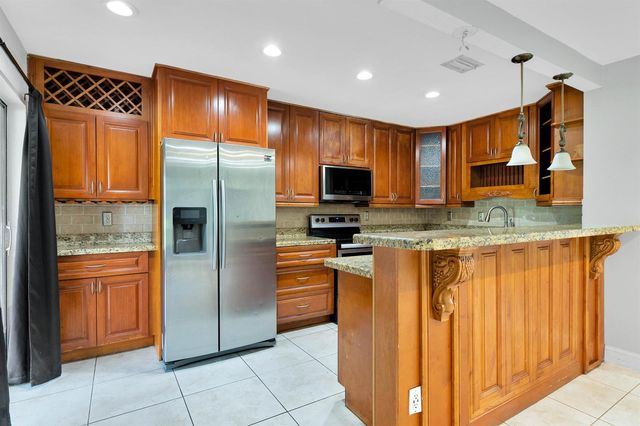 10723 NW 11TH Street 10723, Pembroke Pines, FL 33026