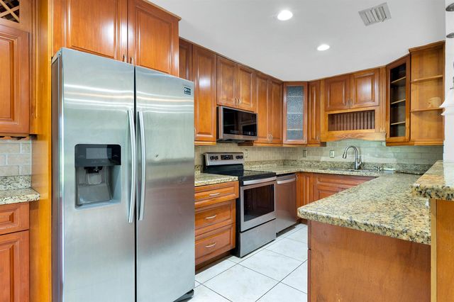 10723 NW 11TH Street 10723, Pembroke Pines, FL 33026