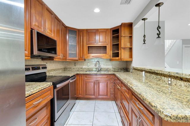 10723 NW 11TH Street 10723, Pembroke Pines, FL 33026
