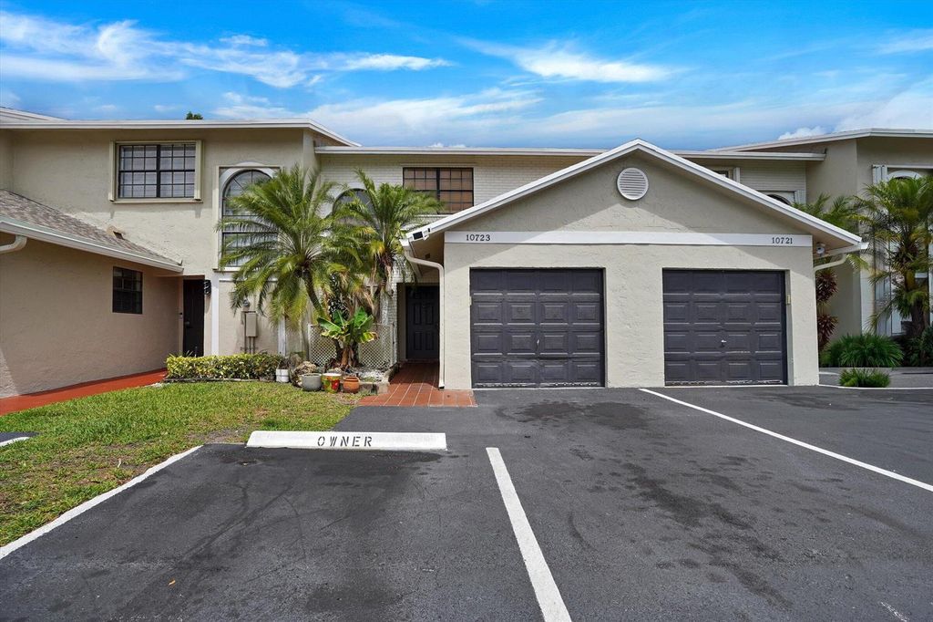 10723 NW 11TH Street 10723, Pembroke Pines, FL 33026