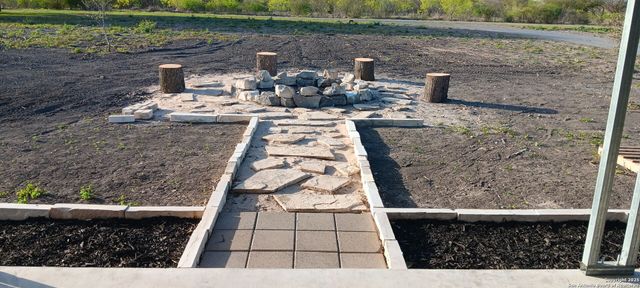 351 Elbert, Marion, TX 78124