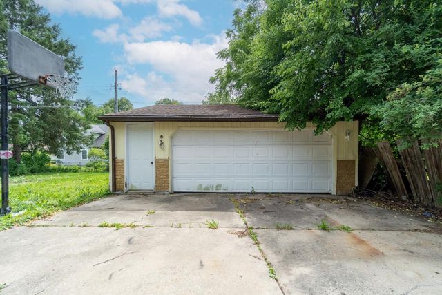 8091 N Pingree AVENUE, Milwaukee, WI 53224
